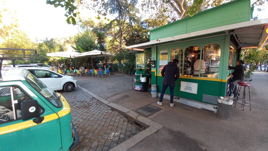 Tram Depot: parada para um café ou vinho orgânico