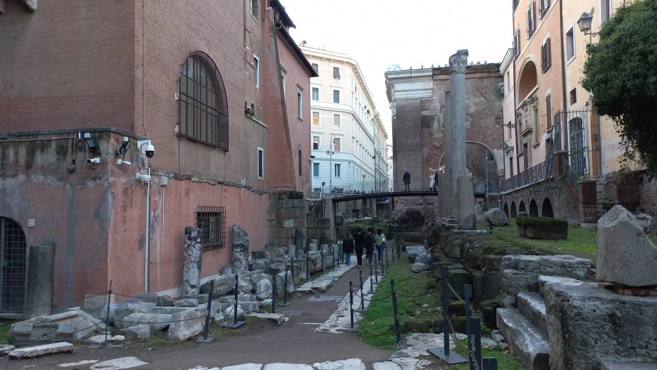 Caminho para o Pórtico de Otávia Caminho para o Pórtico de Otávia