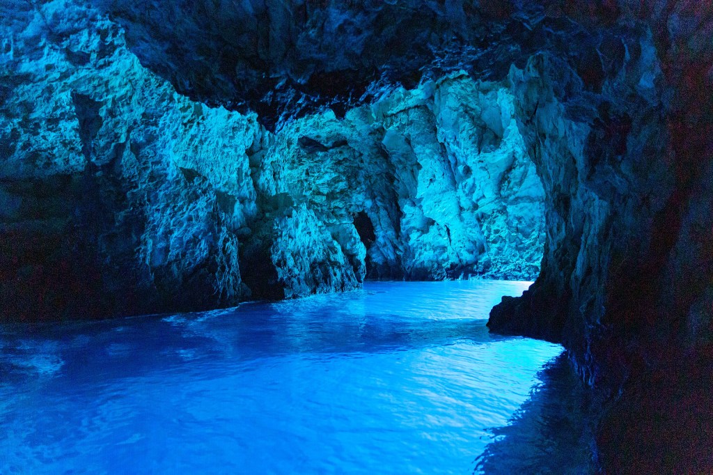 Caverna Azul, Bisevo, Croácia