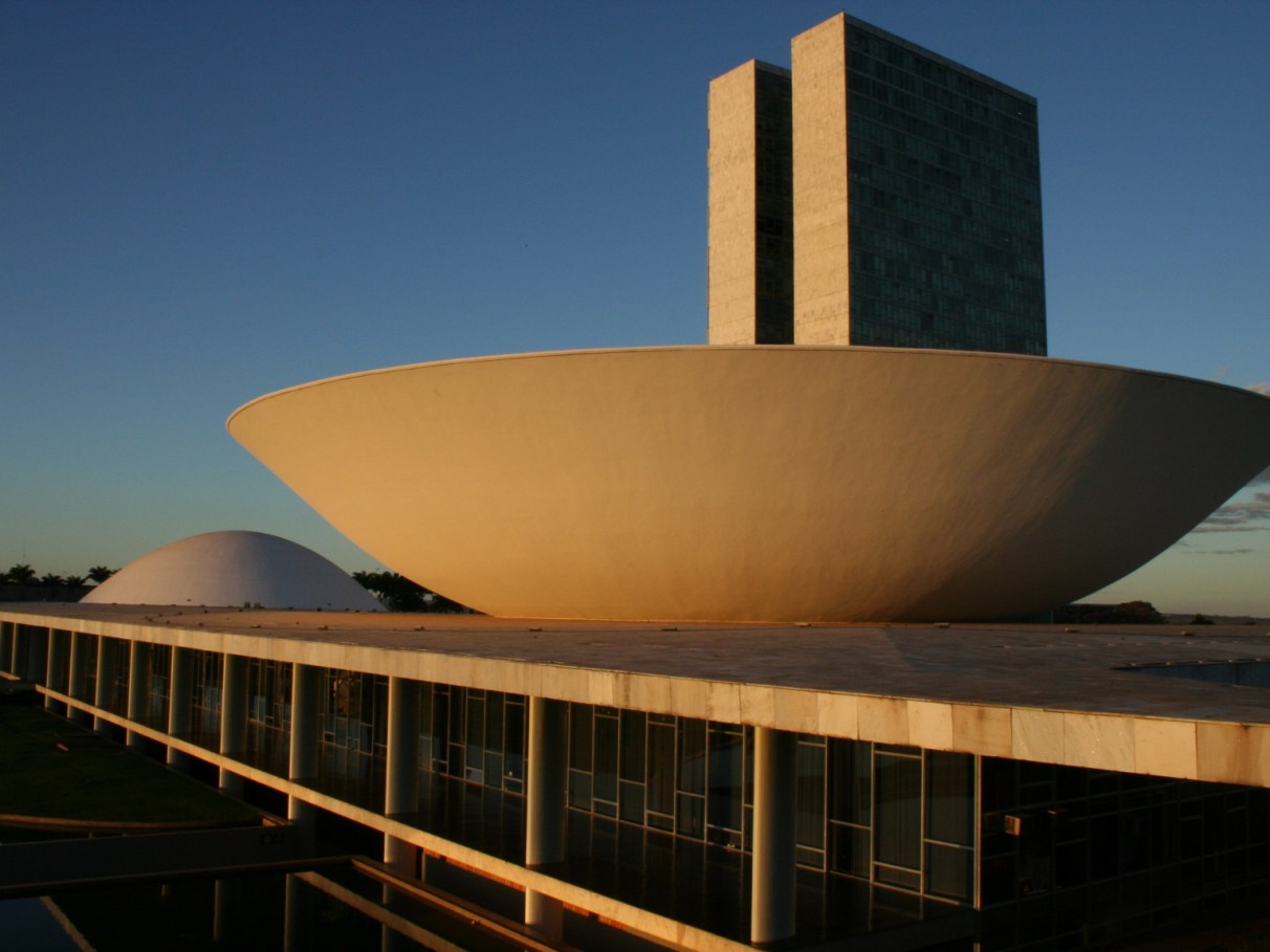Deputados acionam TCU e Ministérios Públicos contra Margareth Menezes por cachês em carnaval