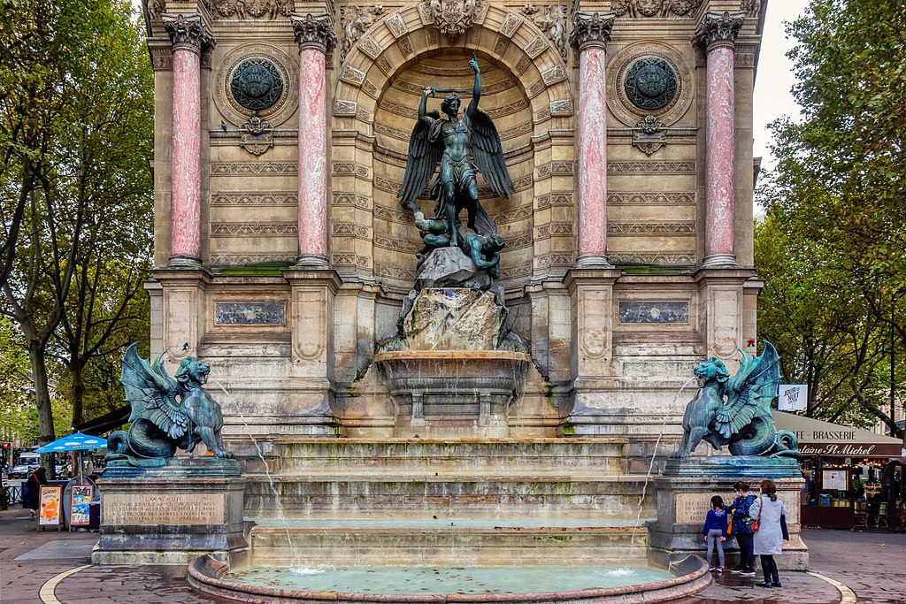A Fontaine Saint Michel é um dos hits do Quartier Latin