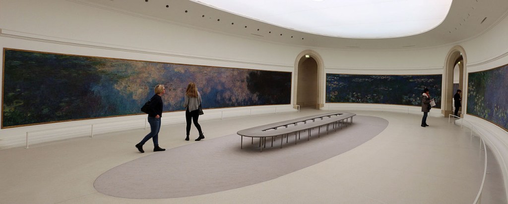 As Ninfeias: a maior obra de Claude Monet está exposta em um salão oval do Musée de l’Orangeries
