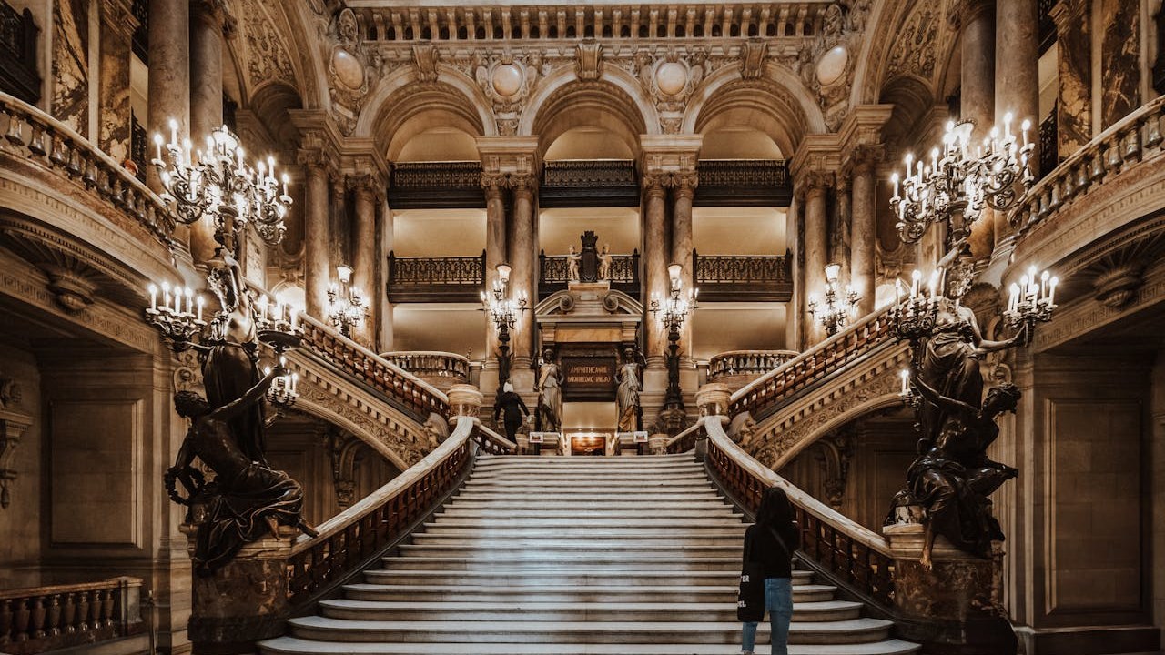 Ópera Garnier: vá de visita guiada ou, ainda melhor, compre para ver um espetáculo