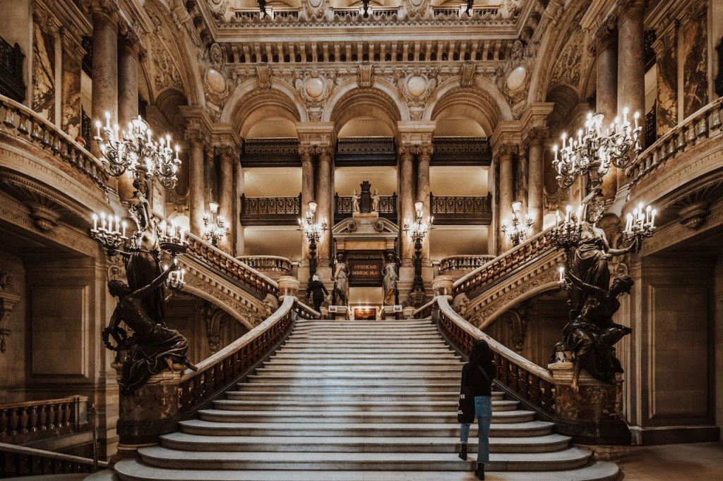 Ópera Garnier: vá de visita guiada ou, ainda melhor, compre para ver um espetáculo