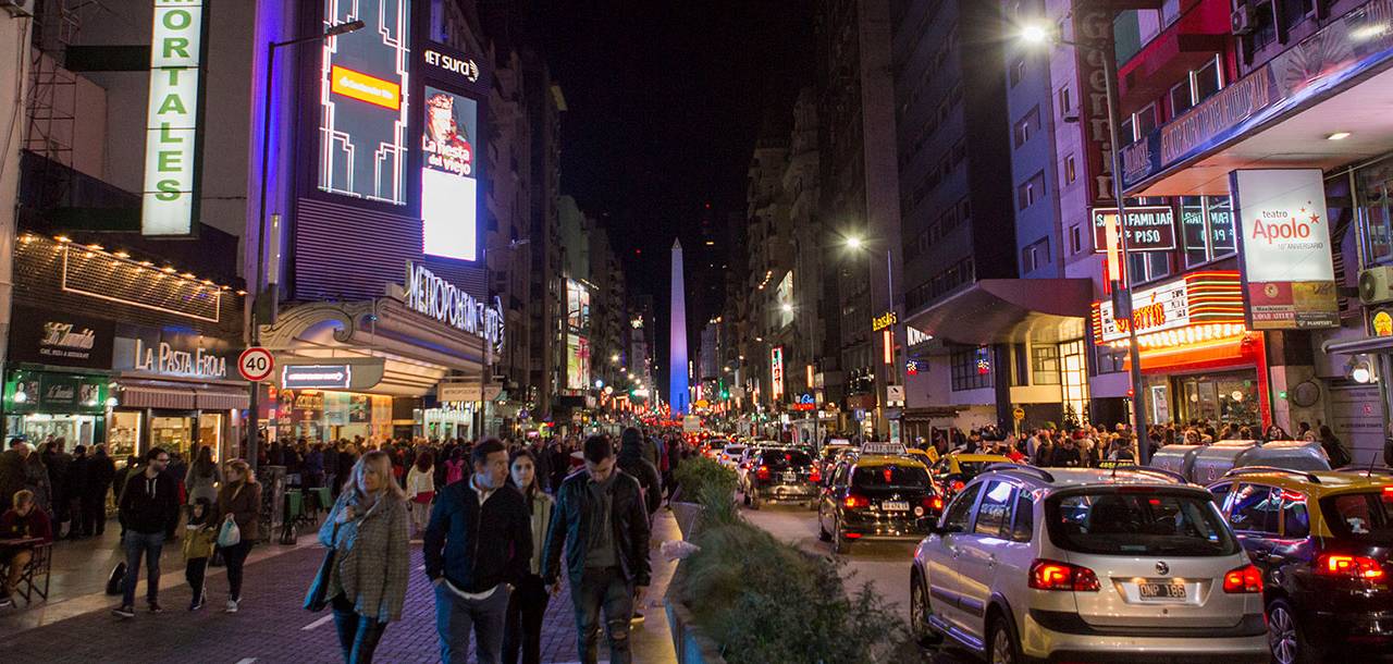 avenida-corrientes-buenos-aires-teatros