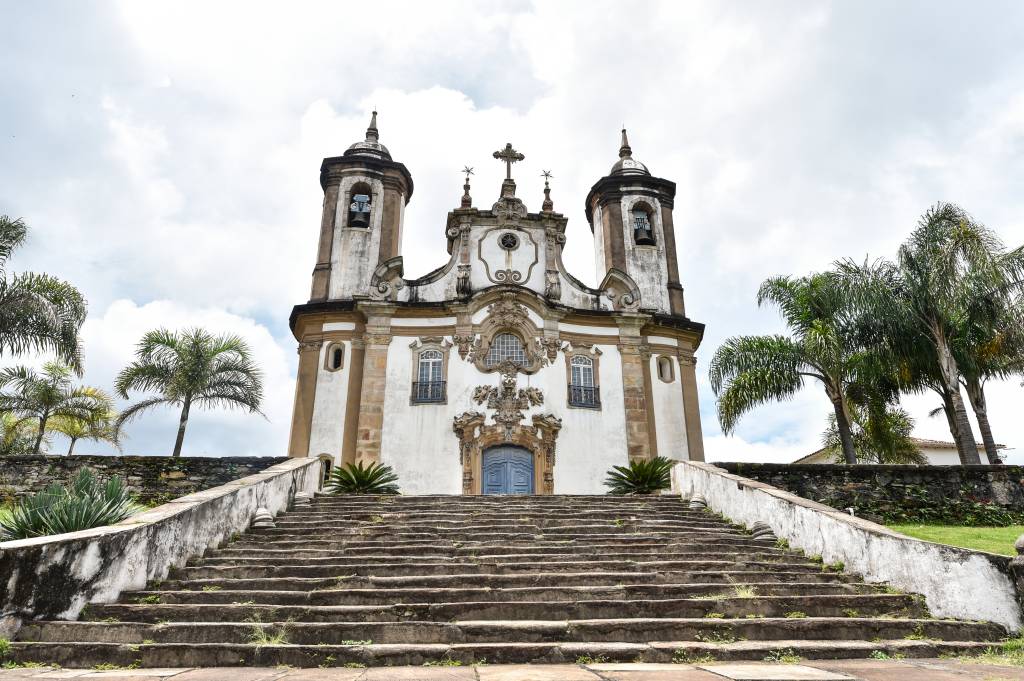 igreja-nossa-senhora-do-carmo-ouro-preto