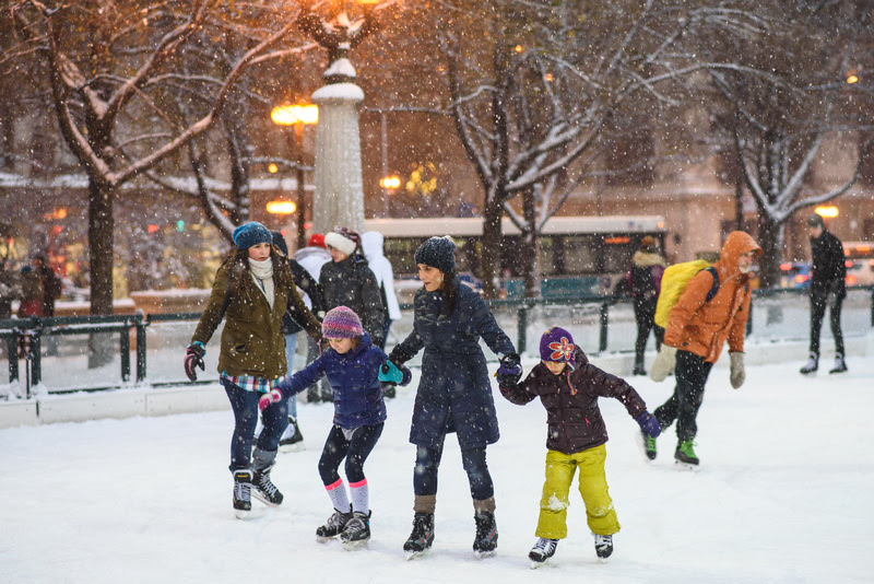 Pista de patinação no gelo no Millenium Park, Chicago, Estados Unidos