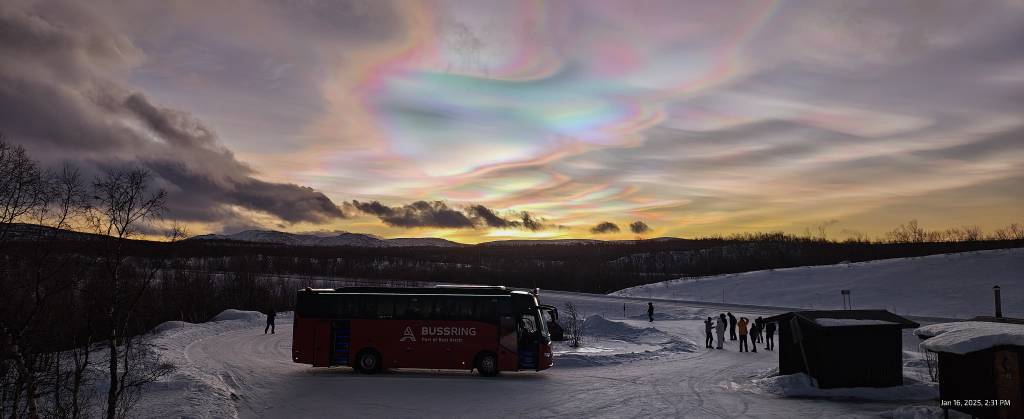 Nuvens madreperoladas, Noruega, Suécia Nuvens madreperoladas, Noruega, Suécia