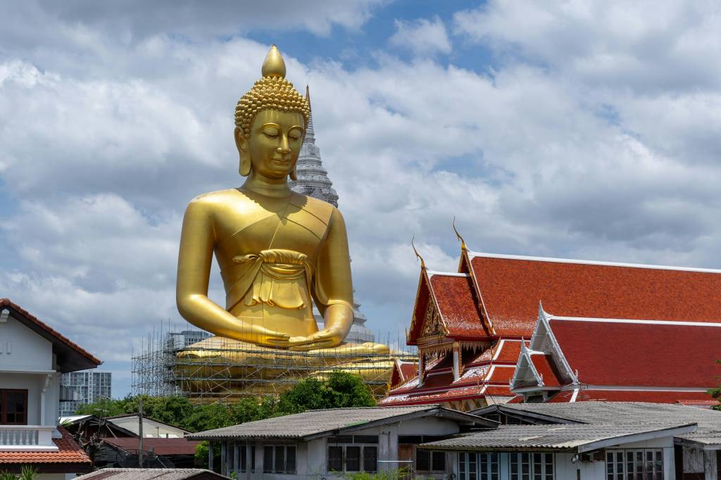 Wat Paknam Bhasicharoen, Bangkok, Tailândia