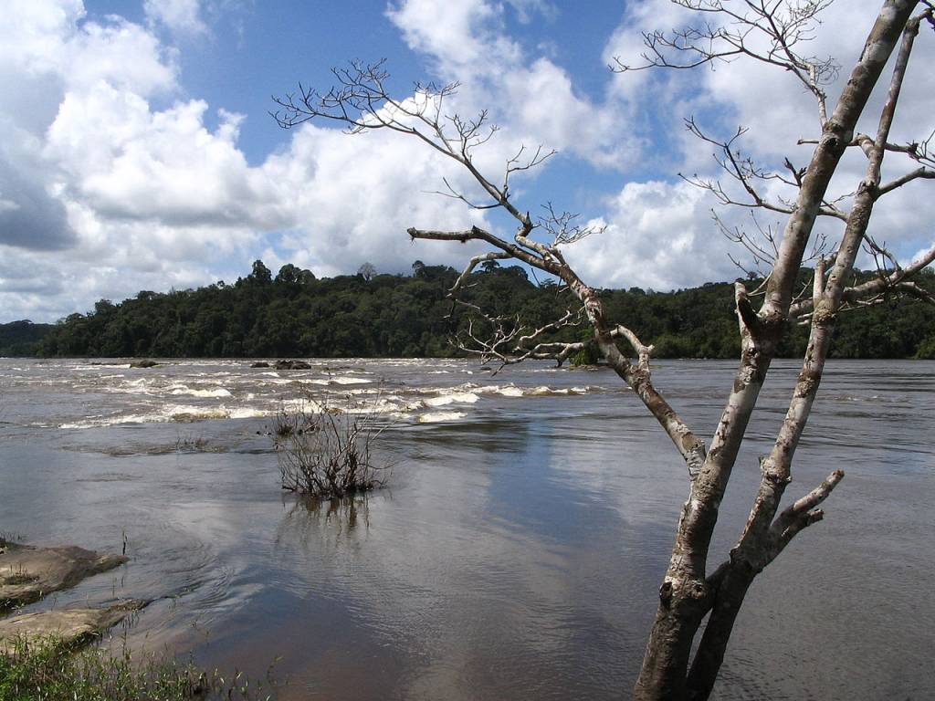 rio-oiapoque-montanhas-tumucumaque rio-oiapoque-montanhas-tumucumaque