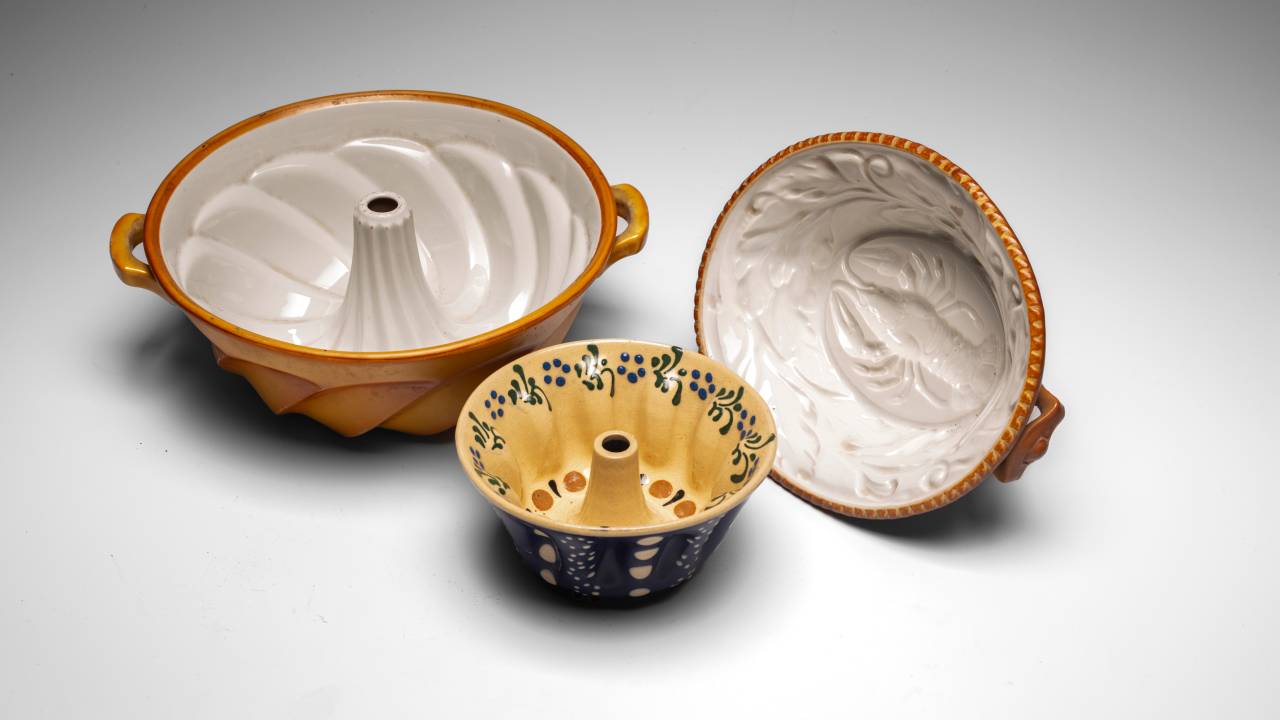 Utensílios domésticos expostos revelam as práticas cotidianas e os vínculos afetivos que moldaram a cultura material dos imigrantes