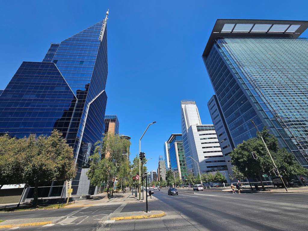 Avenida Apoquindo, Santiago, Chile Avenida Apoquindo, Santiago, Chile