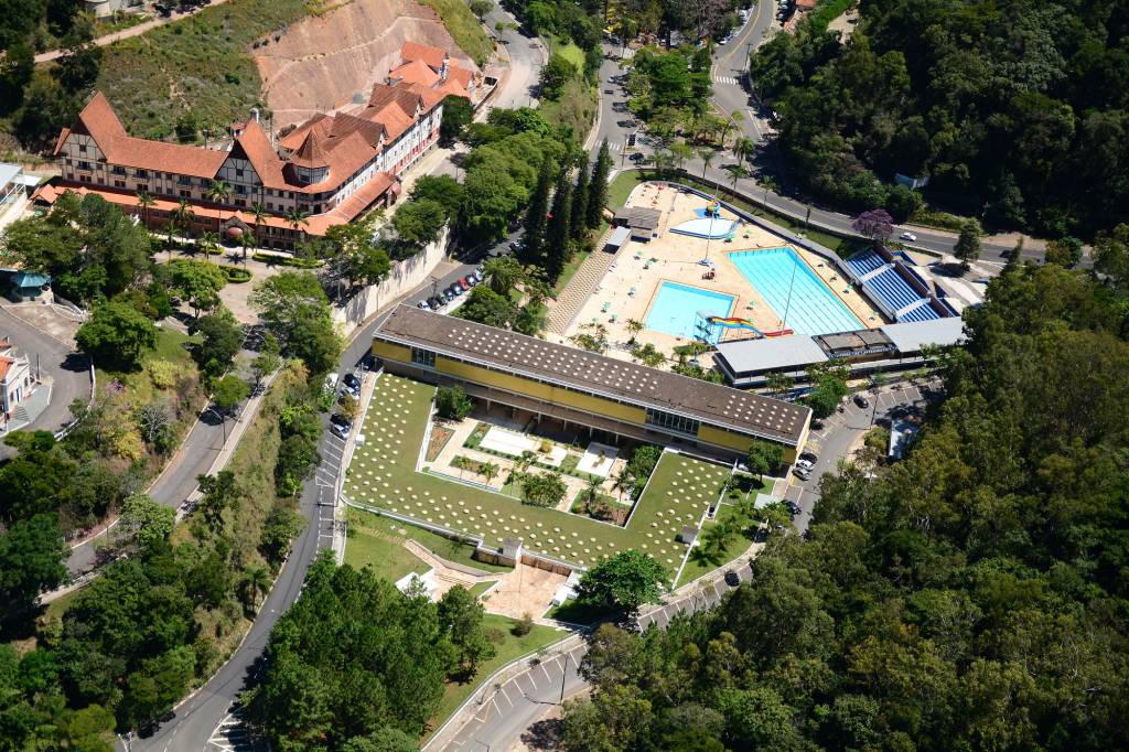 Fachada-do-Hotel—7- O Hotel Monte Real é uma hospedagem estratégica para explorar Águas de Lindoia