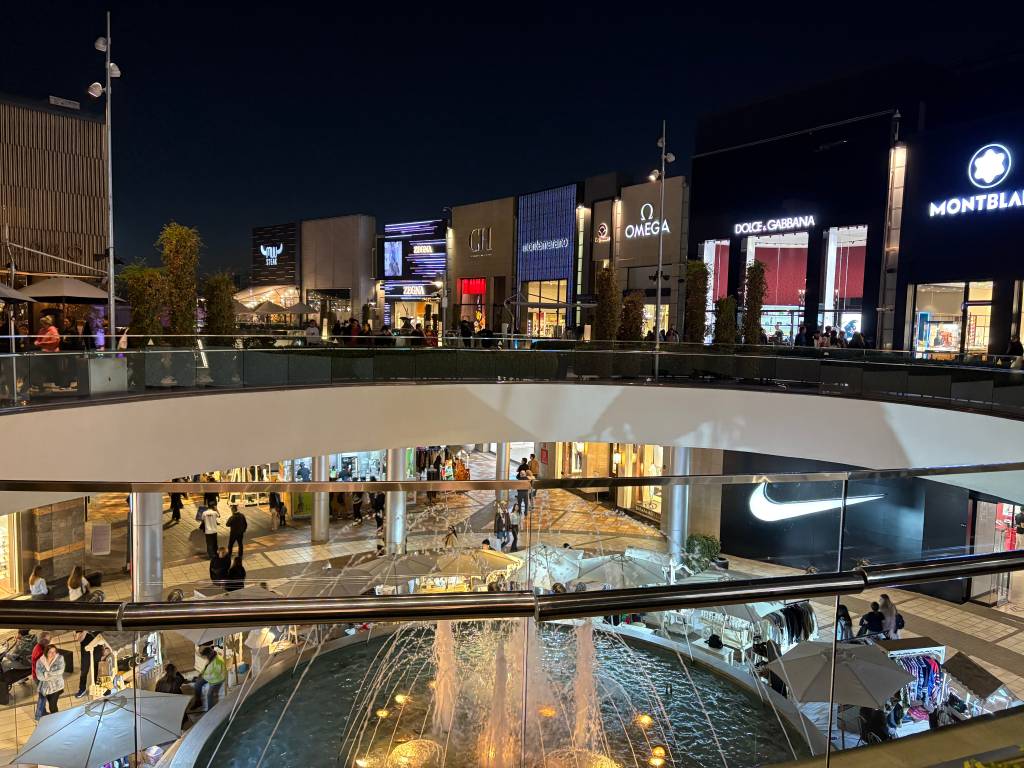 Shopping Parque Arauco, Santiago, Chile Shopping Parque Arauco, Santiago, Chile