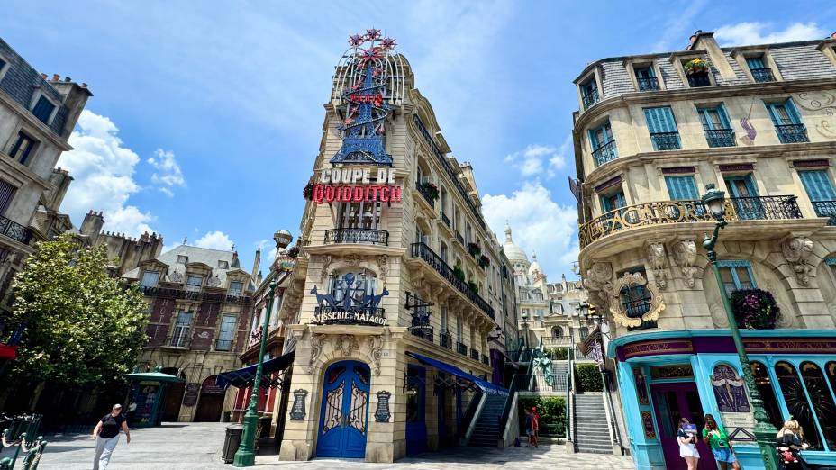 Área temática recria a Paris dos 1920, vista nos filmes da franquia Animais Fantásticos Área temática recria a Paris dos 1920, vista nos filmes da franquia Animais Fantásticos