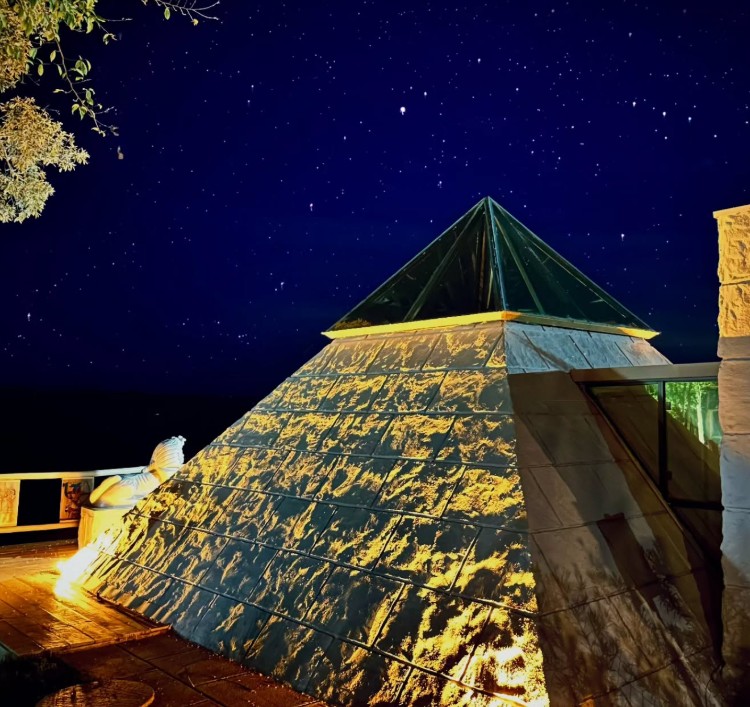 vila-magica-piramide