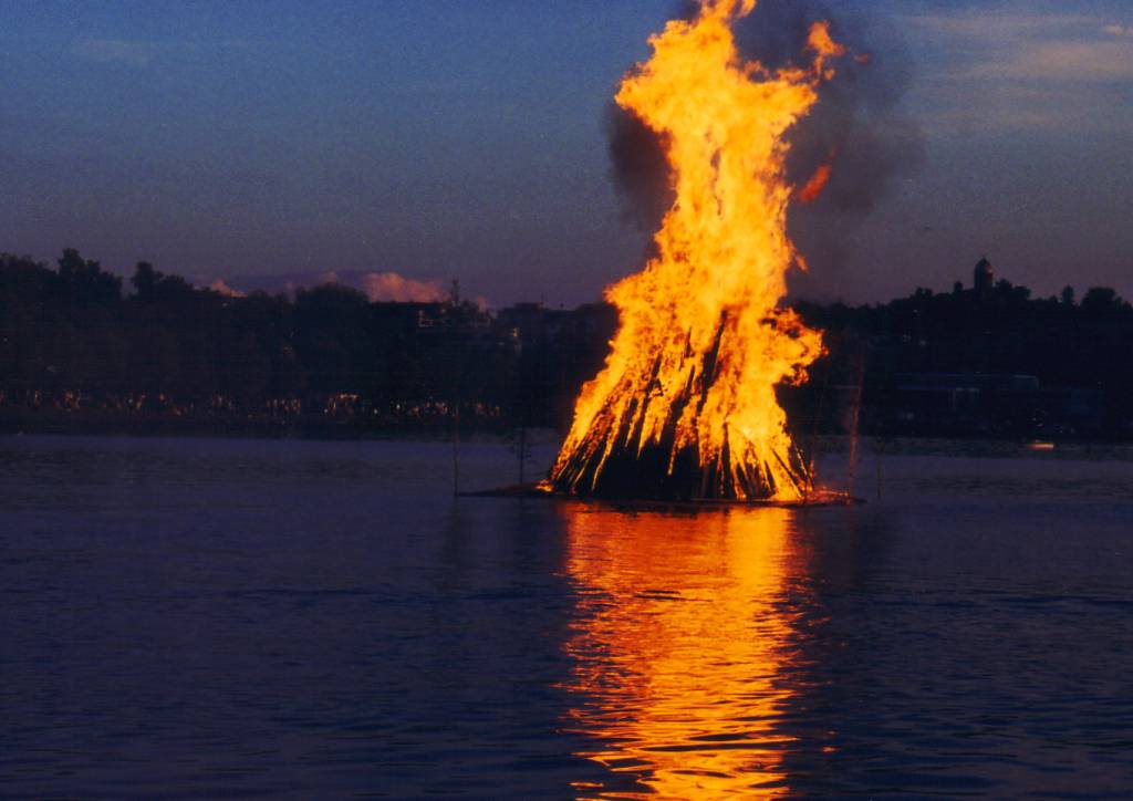 fogueira-midsommar fogueira-midsommar