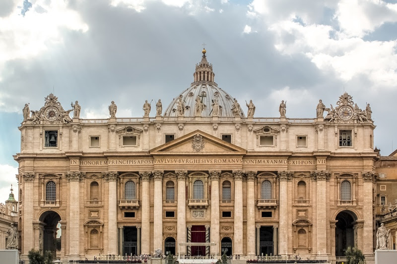 Símbolo da fé católica, a Basílica de São Pedro atrai milhares de fiéis durante os anos do Jubileu