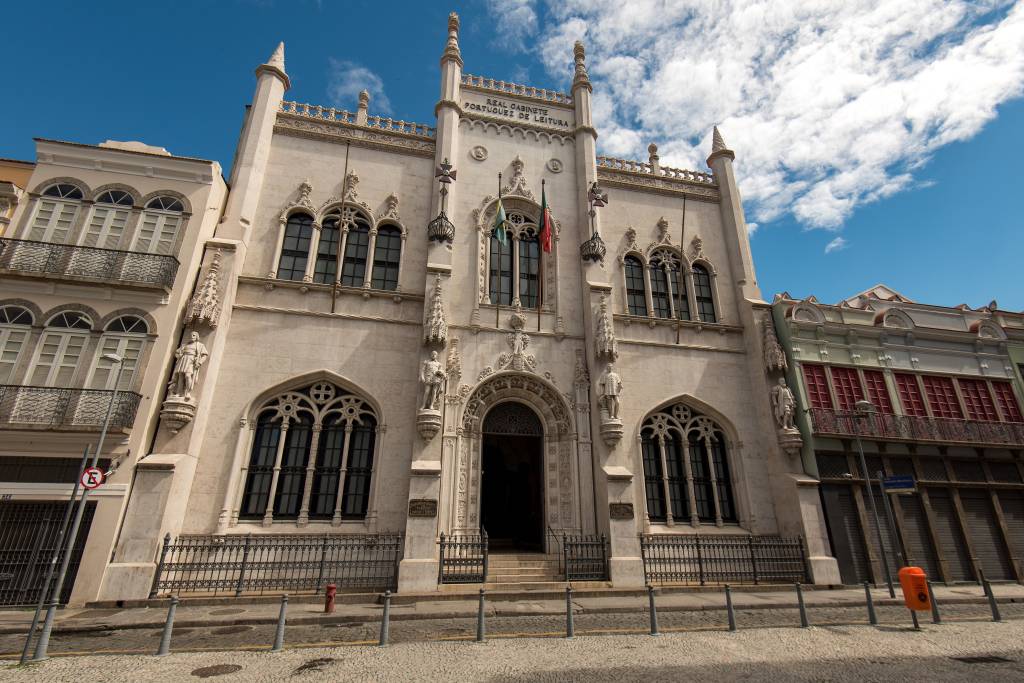 Real_Gabinete_Português_de_Leitura_08 O Real Gabinete impressiona com sua arquitetura de estilo gótico-renascentista