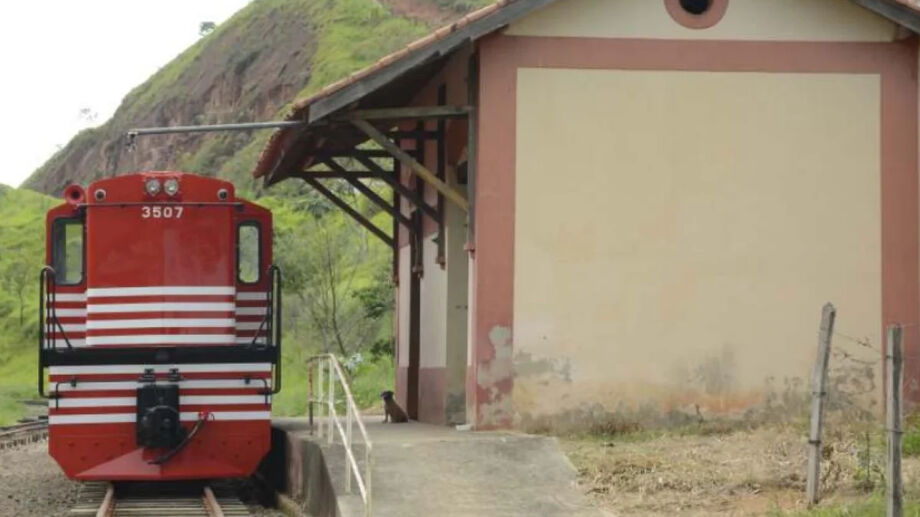 Trem turístico marca o retorno dos trilhos após décadas de inatividade