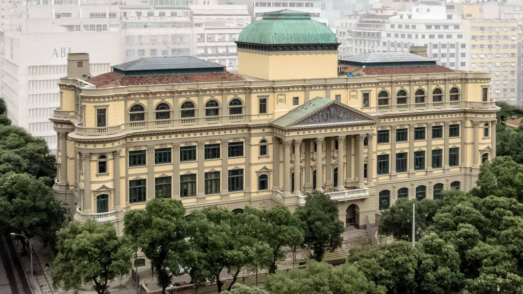 biblioteca nacional rio de janeiro A Biblioteca Nacional do Rio de Janeiro guarda mais de 200 anos de história