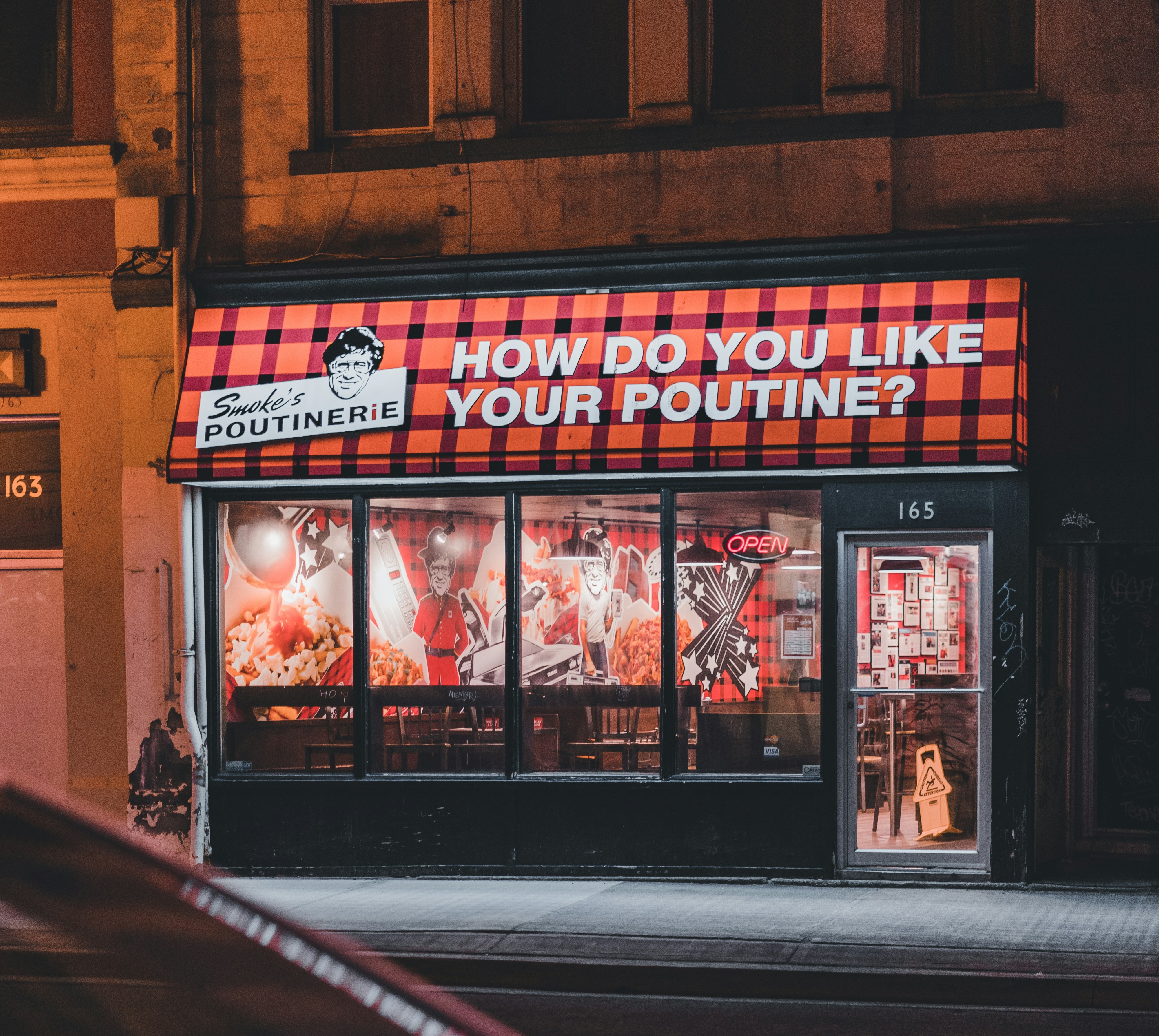 poutine-canada-restaurante