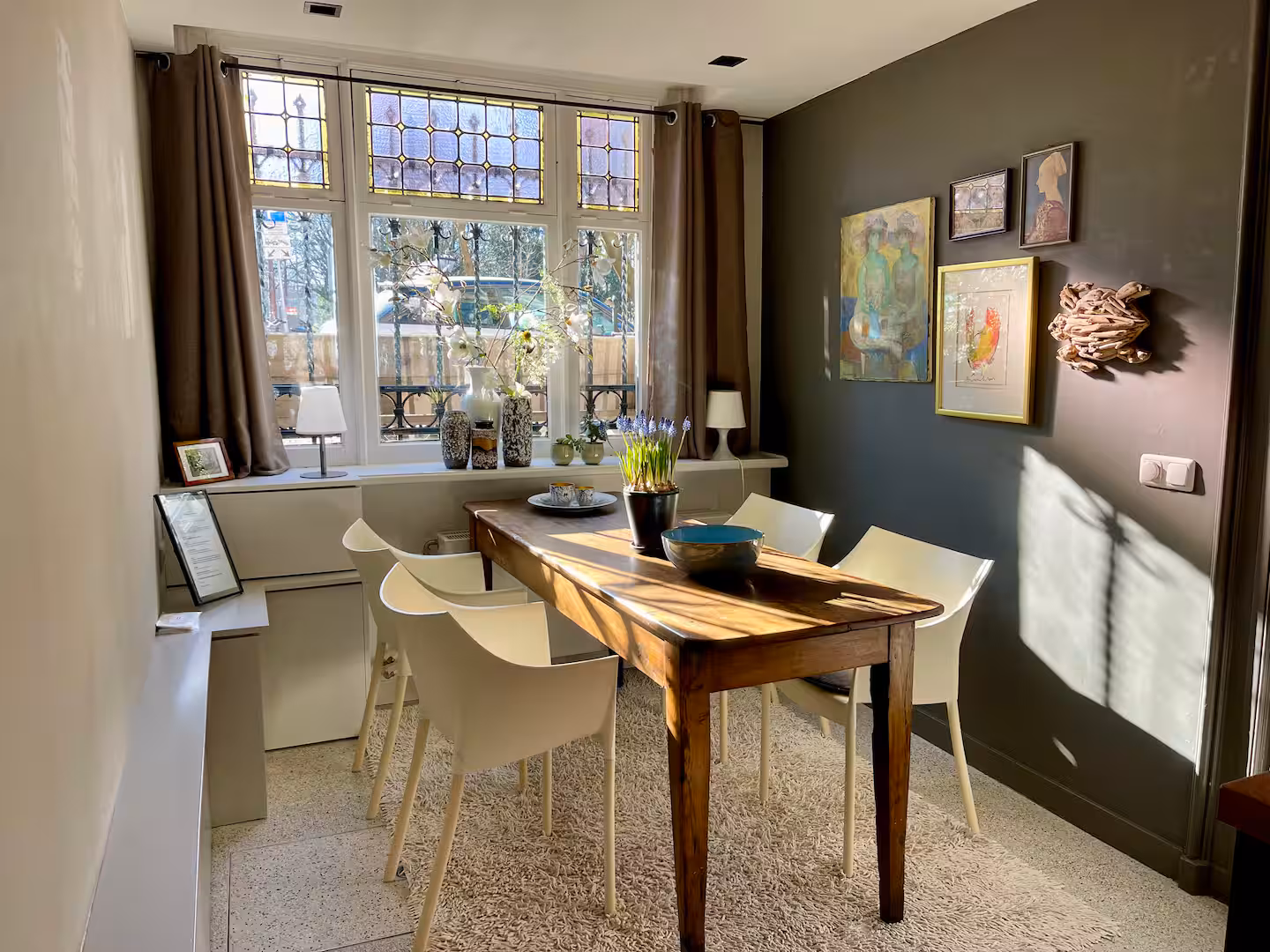 d574f41f-202f-41d4-9610-3d8e844a0e0e airbnb amsterdã