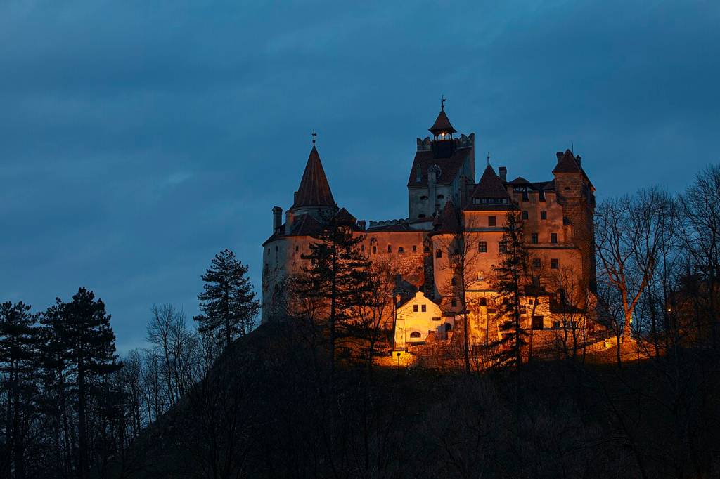 bran-castle-romenia-transilvania-dracula bran-castle-romenia-transilvania-dracula