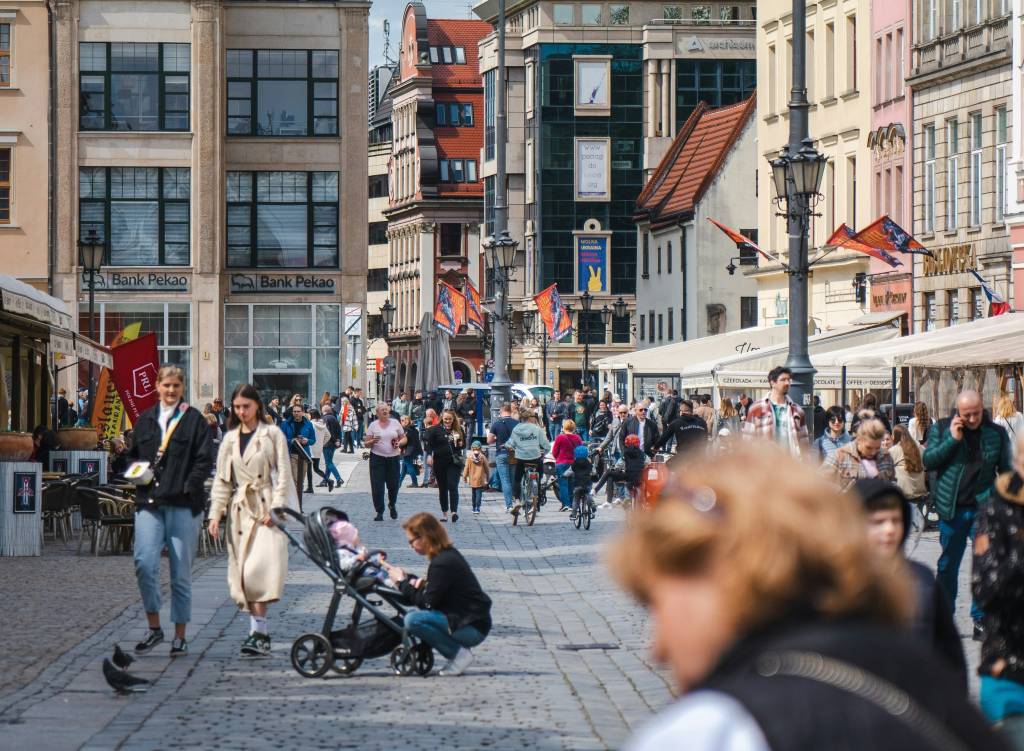 Contra queda na natalidade, hotel dá festa a quem engravidar durante estadia