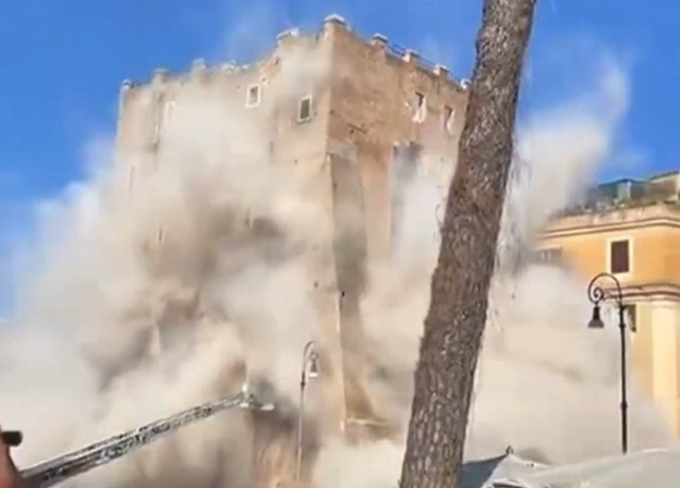 Roma: torre medieval desaba parcialmente próximo ao Coliseu e deixa feridos