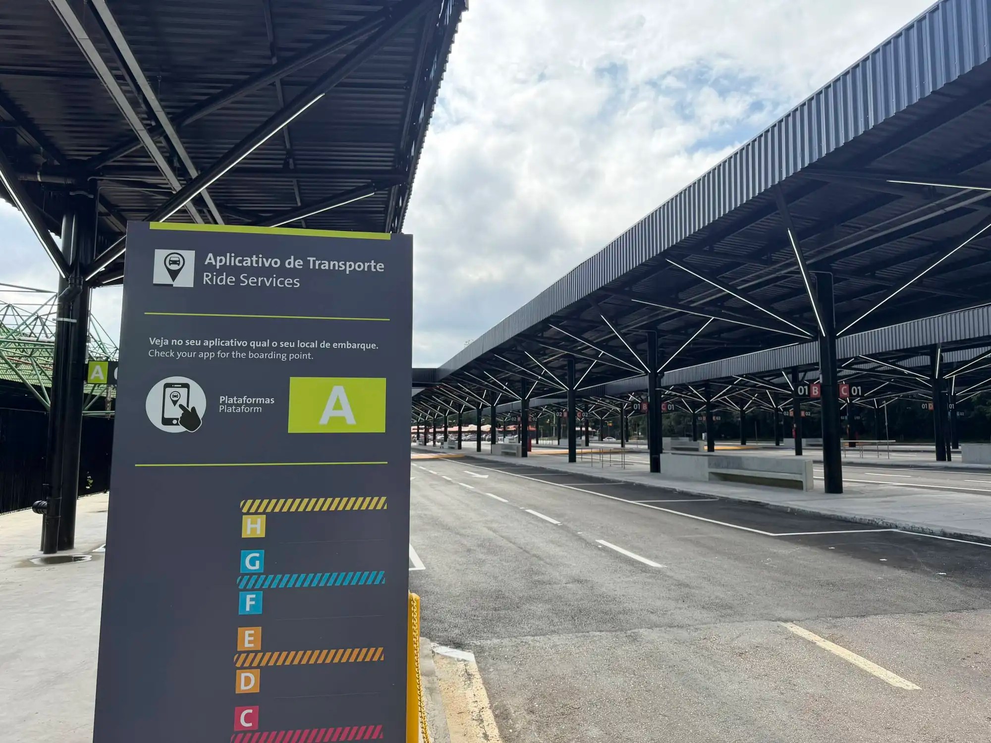 Aeroporto de Guarulhos ganha nova área para carros de aplicativo