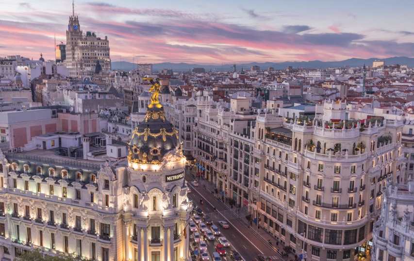 Edifício icônico de Madri ganha hotel com 19 suítes